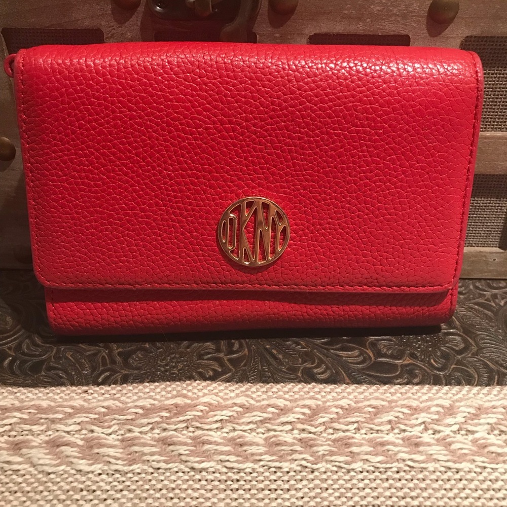 DKNY WALLET